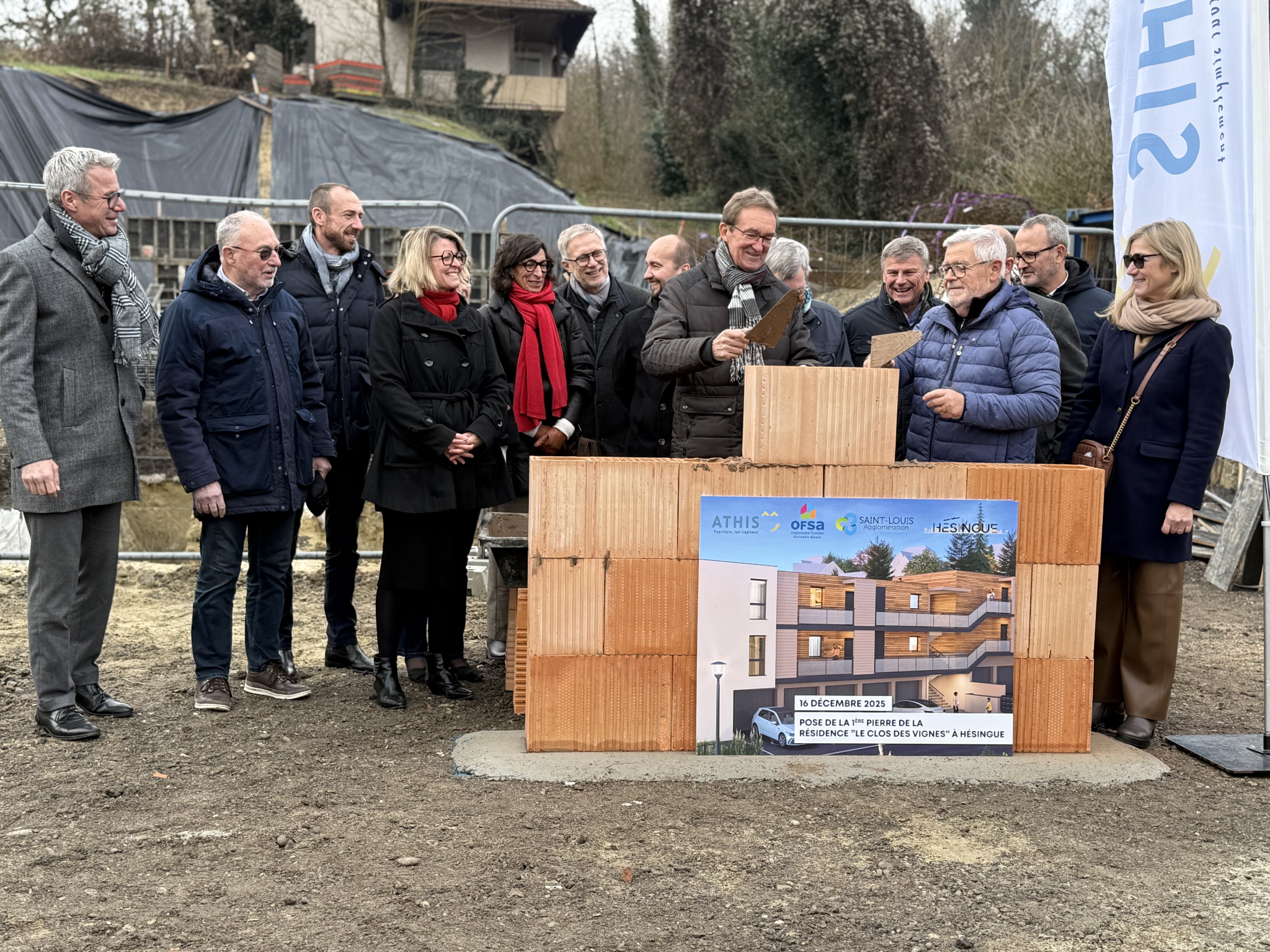 20251216_101346701_iOS