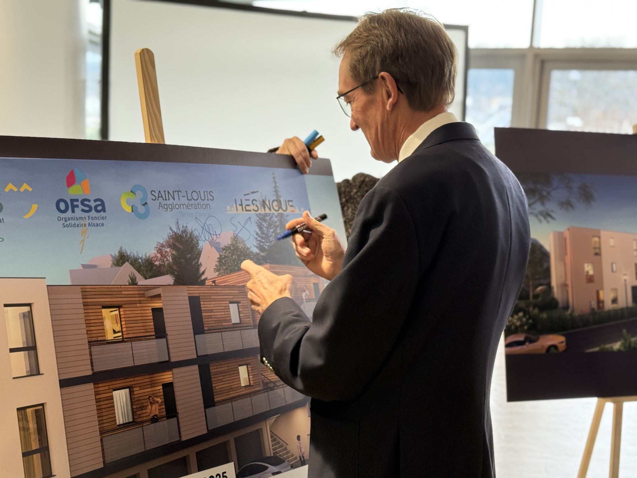 20251216_110323932_iOS